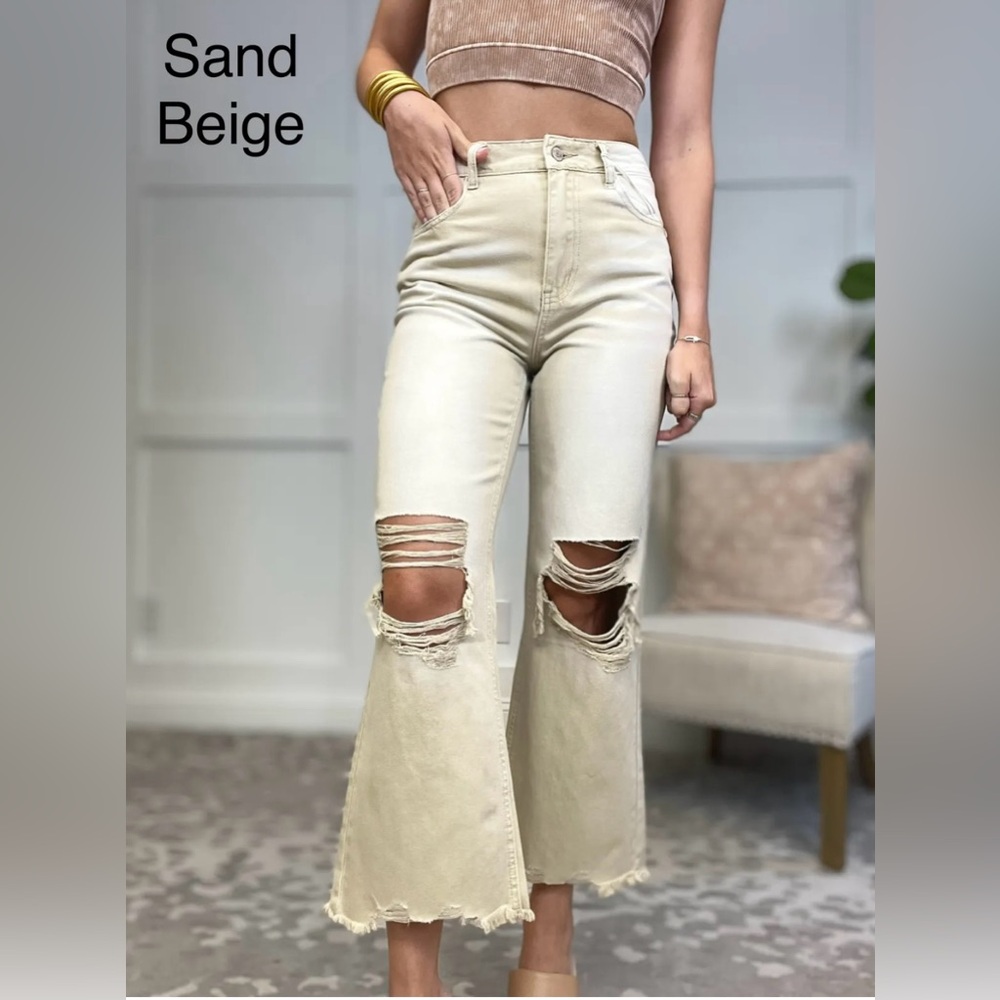 π NWT ZENANA Washed and Distressed Cropped Jeans in Sand Beige Sz 30
